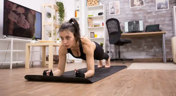 Cómo progresar en la calistenia sin equipamiento
